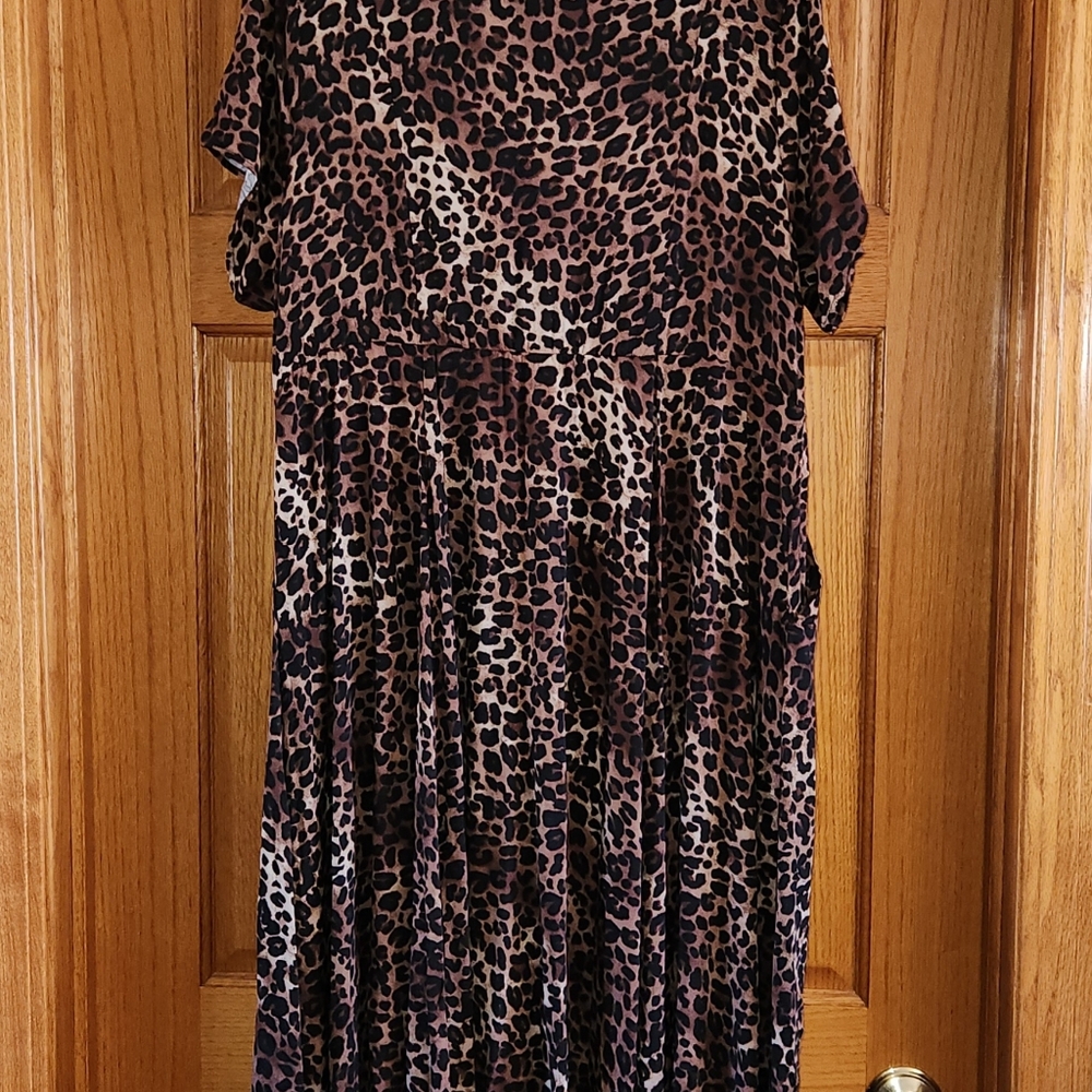 TORRID Leopard Challis Keyhole Midi Skater Dress NWT Size 2 / 2X Cutout Pin-Up - Picture 4 of 14